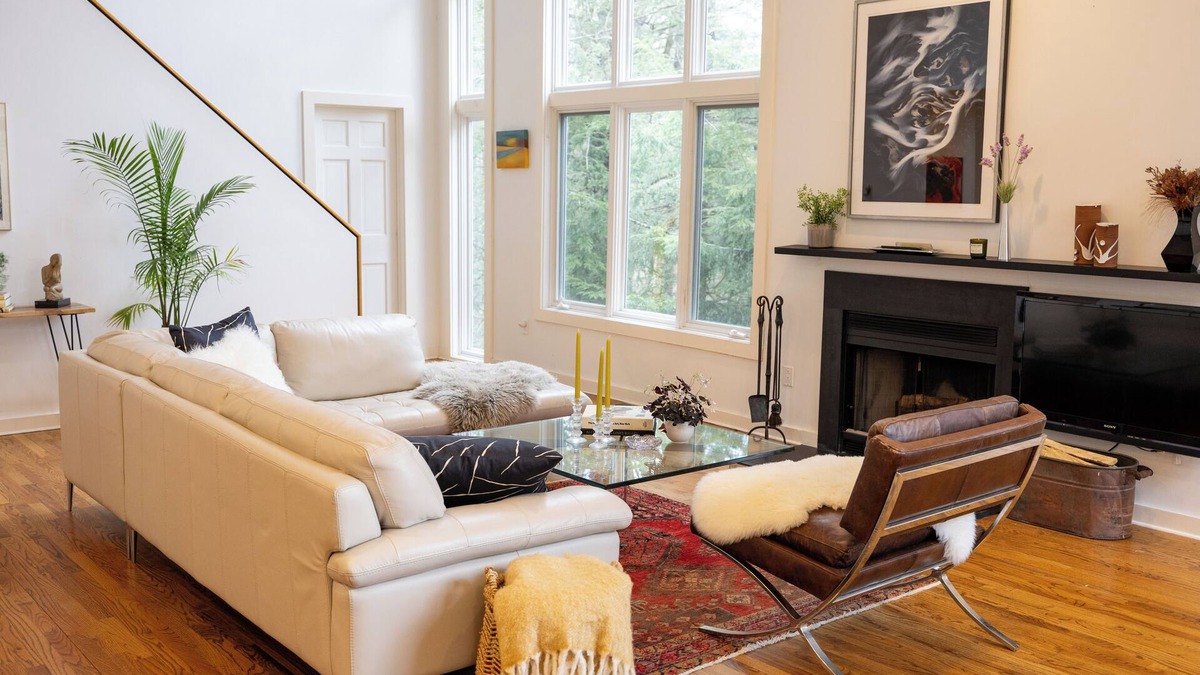 Lenox House | Bright & beautiful lakefront retreat. 5 minute walk to Tanglewood!