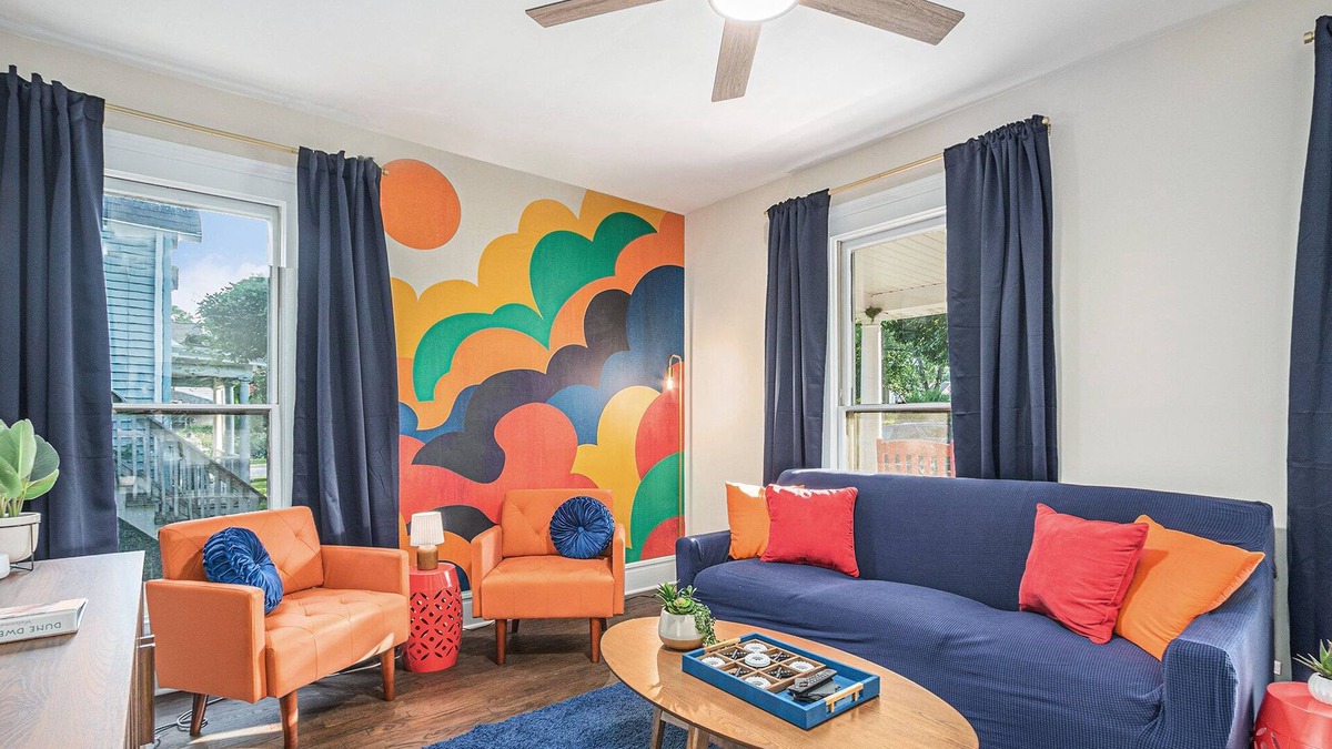 Valparaiso Apartment | Bright BnB Apartment 1S: King Bed + Near VU