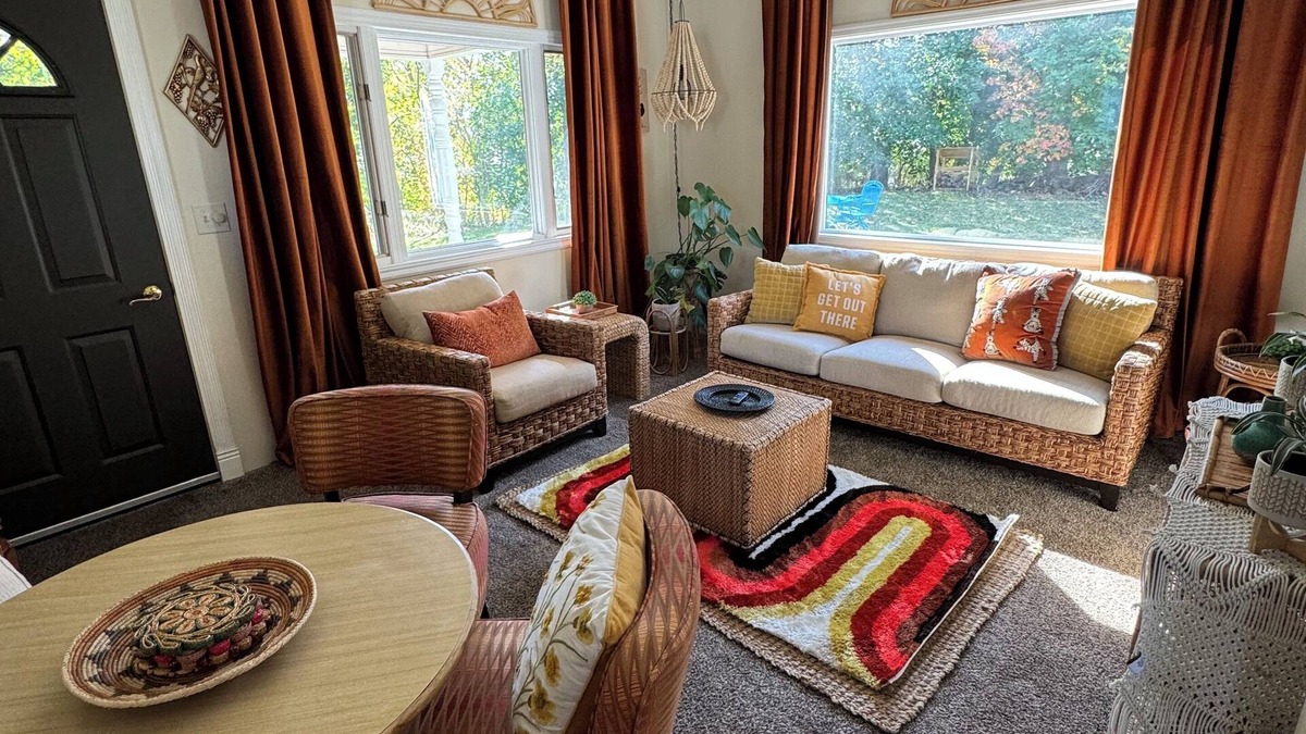 North Muskegon House | Bright Boho Walkable House Bars Beaches Bike Path Downtown