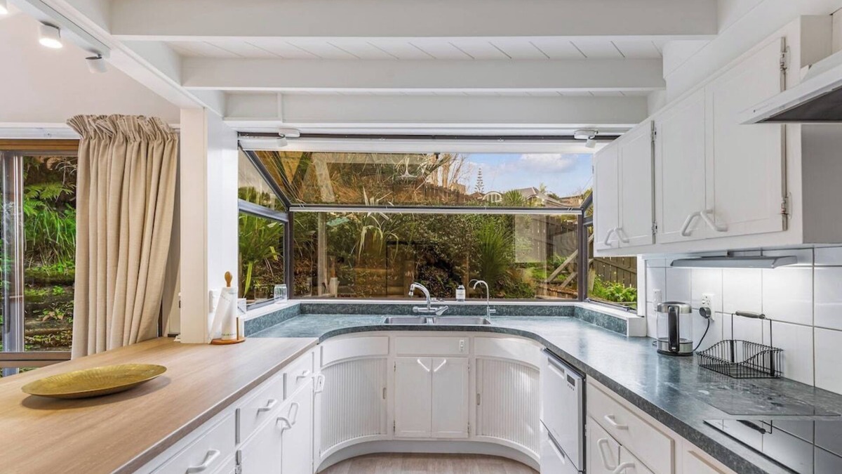 St. Heliers House | Bright & Breezy 2BR Garden View