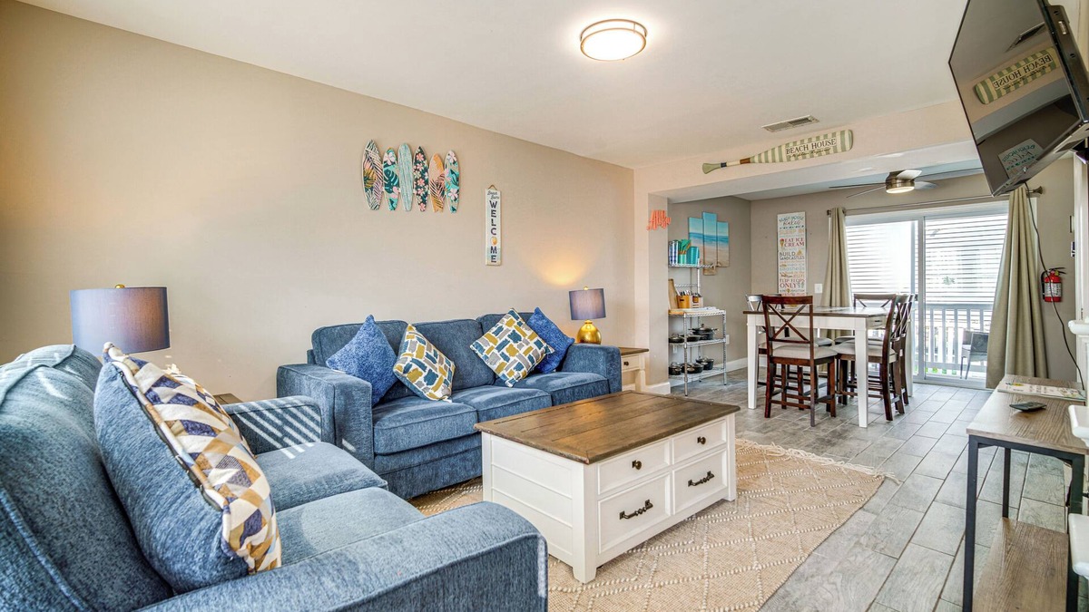 Leeds Point House | Bright Brigantine Townhome: Steps to Beach Access!