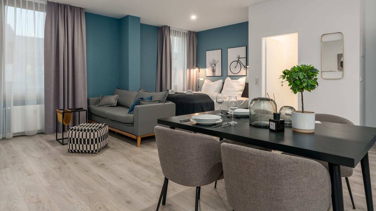 Lippstadt Apartment | ☆BRIGHT: Central Studio for 4 | Kitchen | Parking