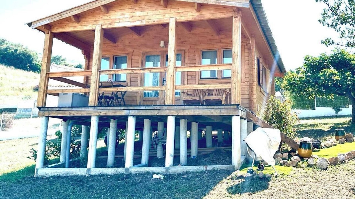 Appietto Ski Chalet | Bright chalet with garden and gulf view