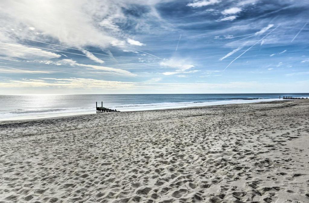 Admiral Estates Apartment | Bright Condo Half-Block to Cape May Beach!