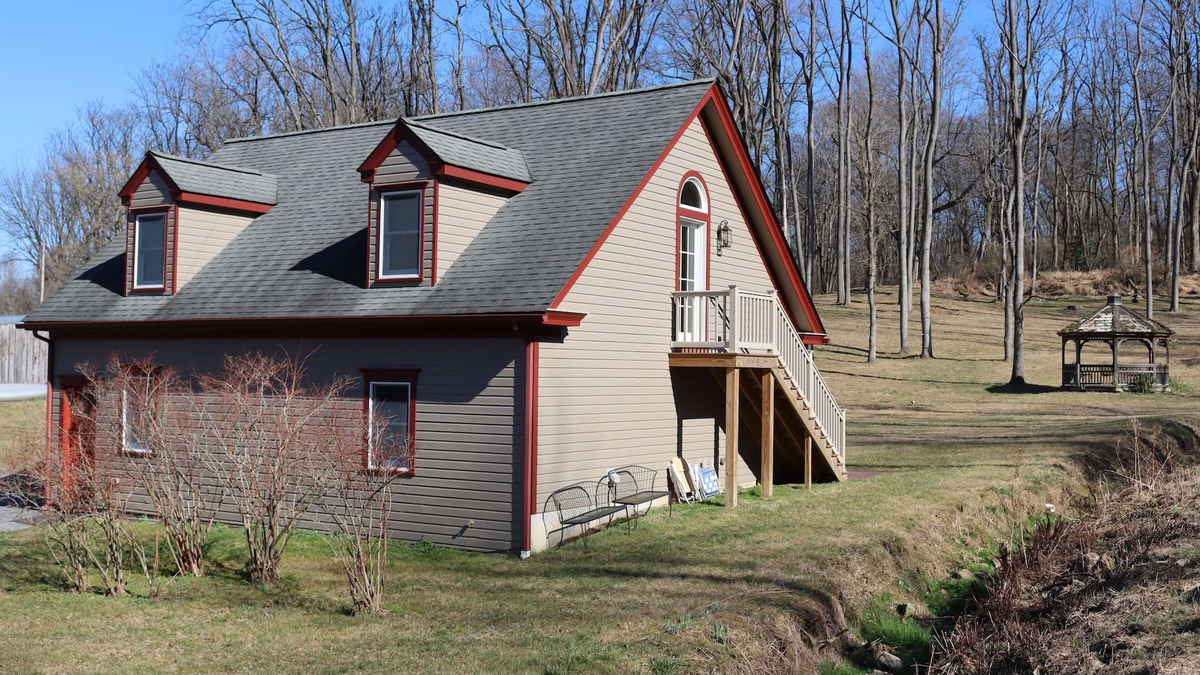 Refton Cottage | Bright country cottage - 15 minutes from the city!
