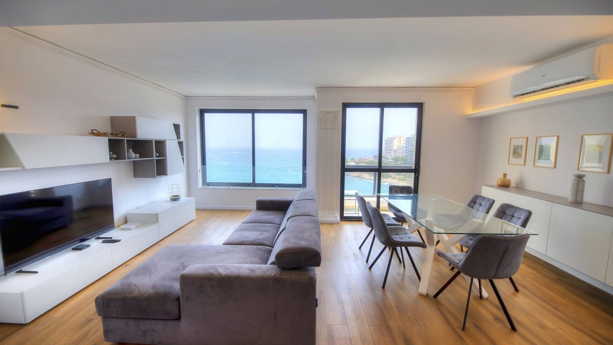 Il-Balluta Apartment | Bright & cozy 3bedrooms with stunning views DLAP1-1
