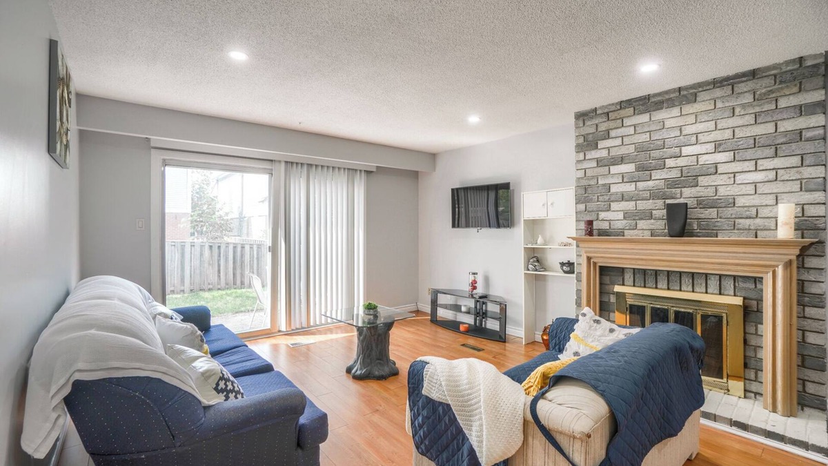 Brampton House | Bright, cozy and comfortable single family apartment with separate entrance