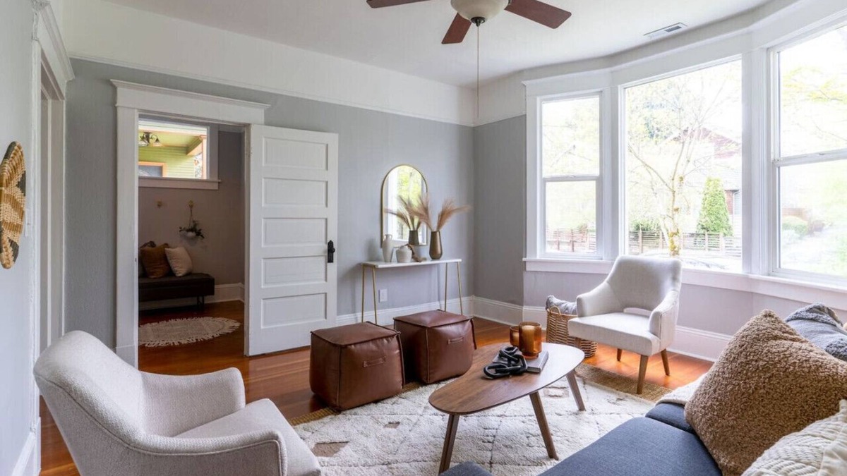 Minor House | Bright & Cozy Home | Walkable, Private Yard + WiFi
