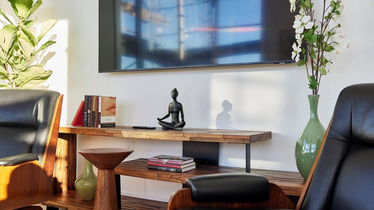 Hoboken Apartment | Bright Cozy Loft | Walk to PATH Shops + Dining