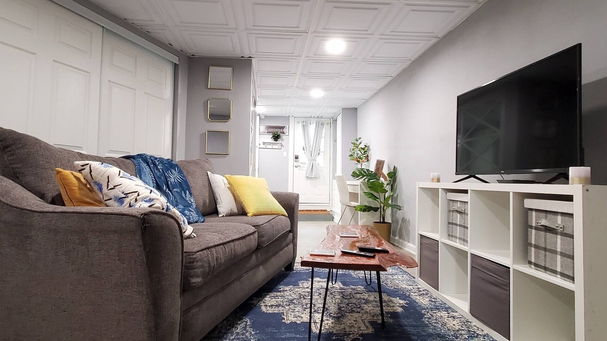 Baltimore Apartment | Bright & Cozy Private John's Hopkins Studio Apartment
