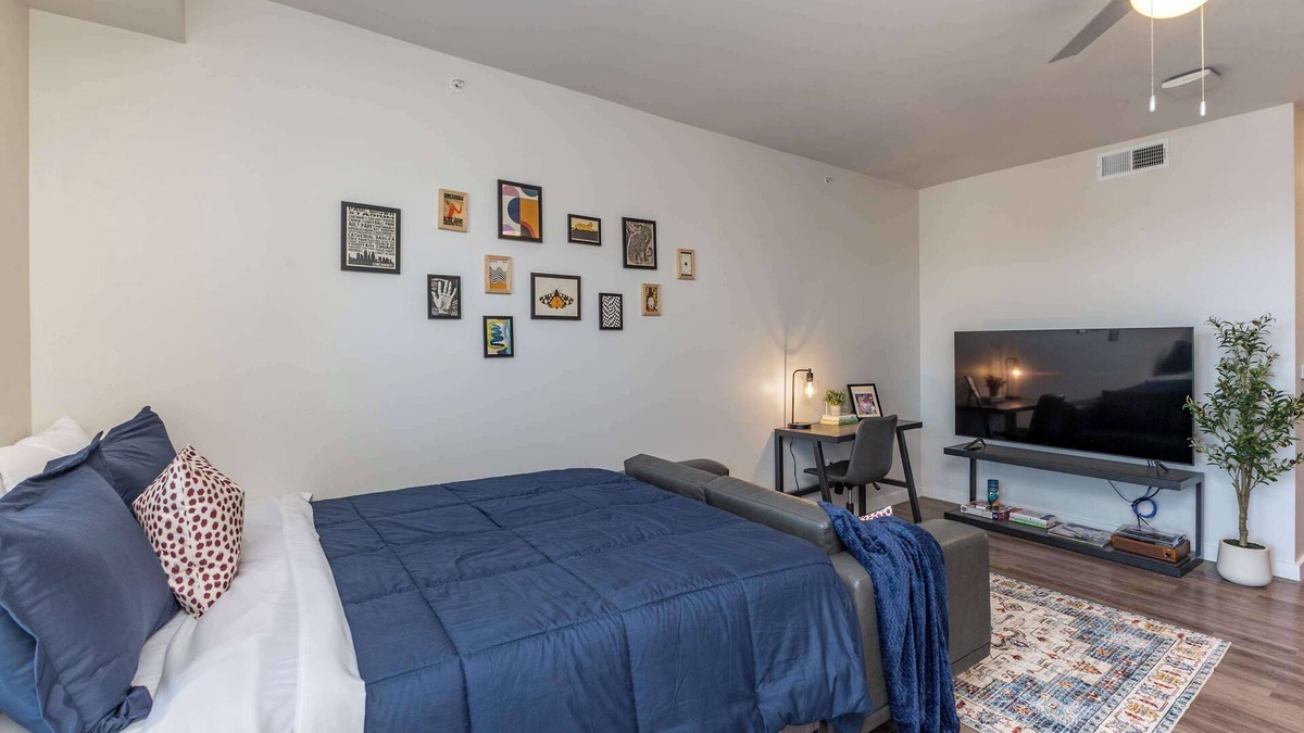 Cincinnati Apartment | Bright & Cozy Retreat Near TQL & Paycor Stadiums