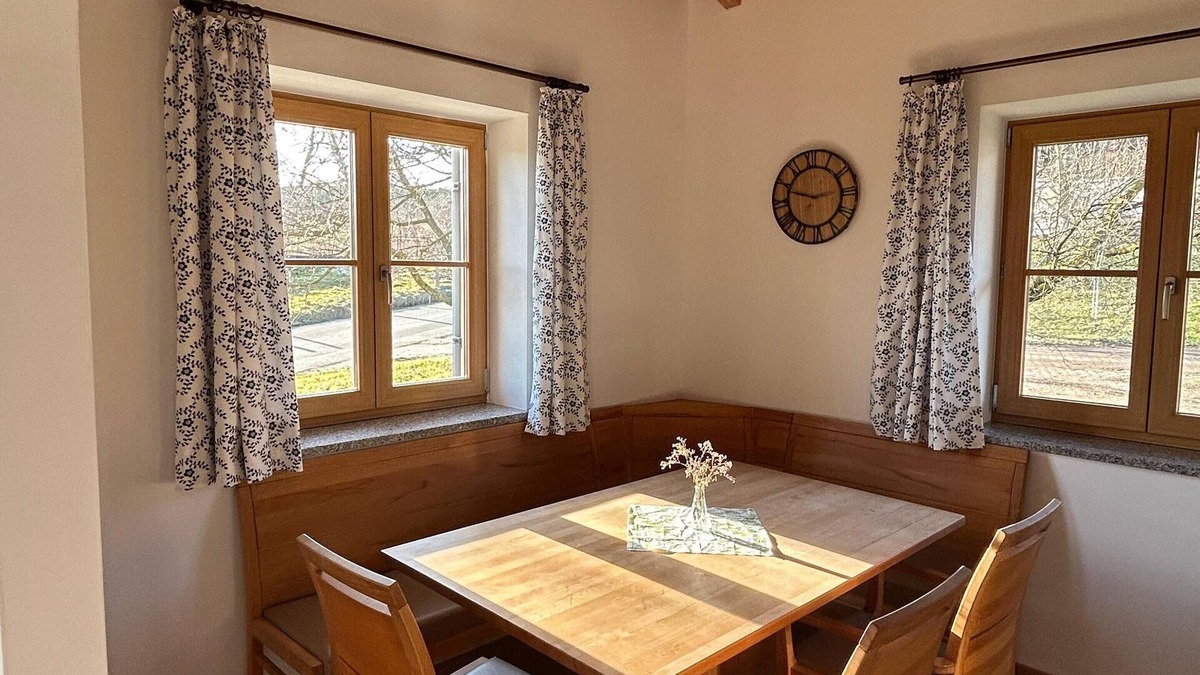 Tittmoning Apartment | Bright, cozy vacation apartment with balcony, 70sqm