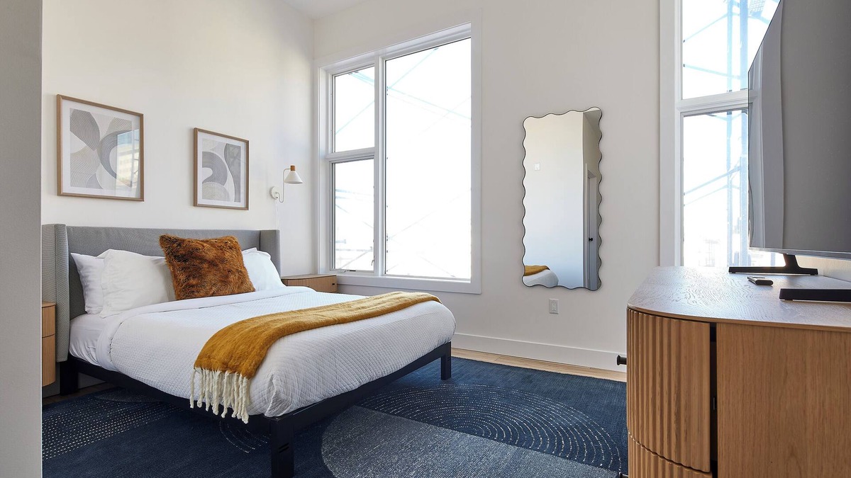 Hoboken Apartment | Bright Designer Loft – steps from PATH to NYC