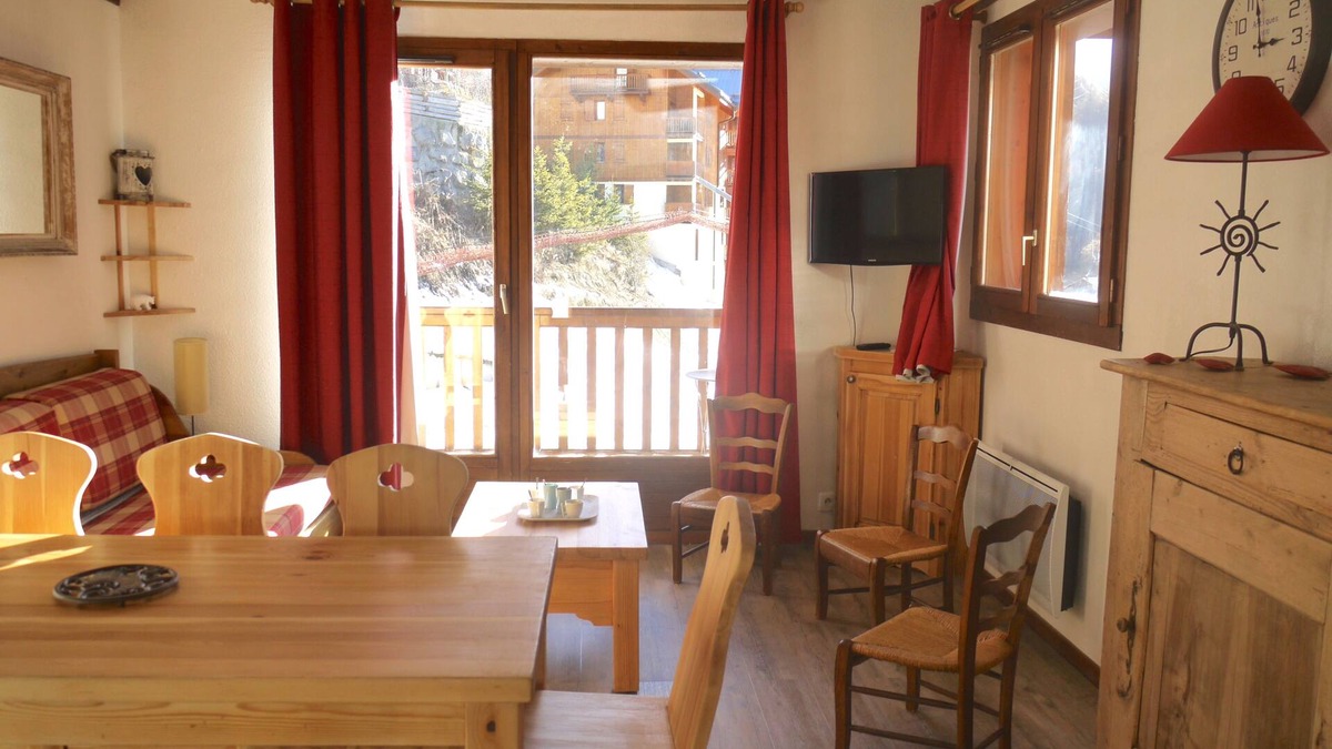 Valloire Apartment | Bright duplex, open view, private pool, ski-in ski-out, near Valloire center