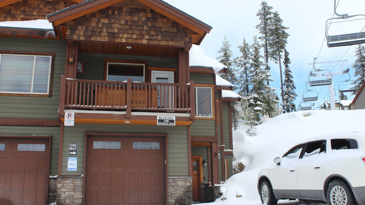 Big White Ski Resort Ski Chalet | Bright End unit Townhome, priv. hot tub, 2 parking, ski in/out, close village