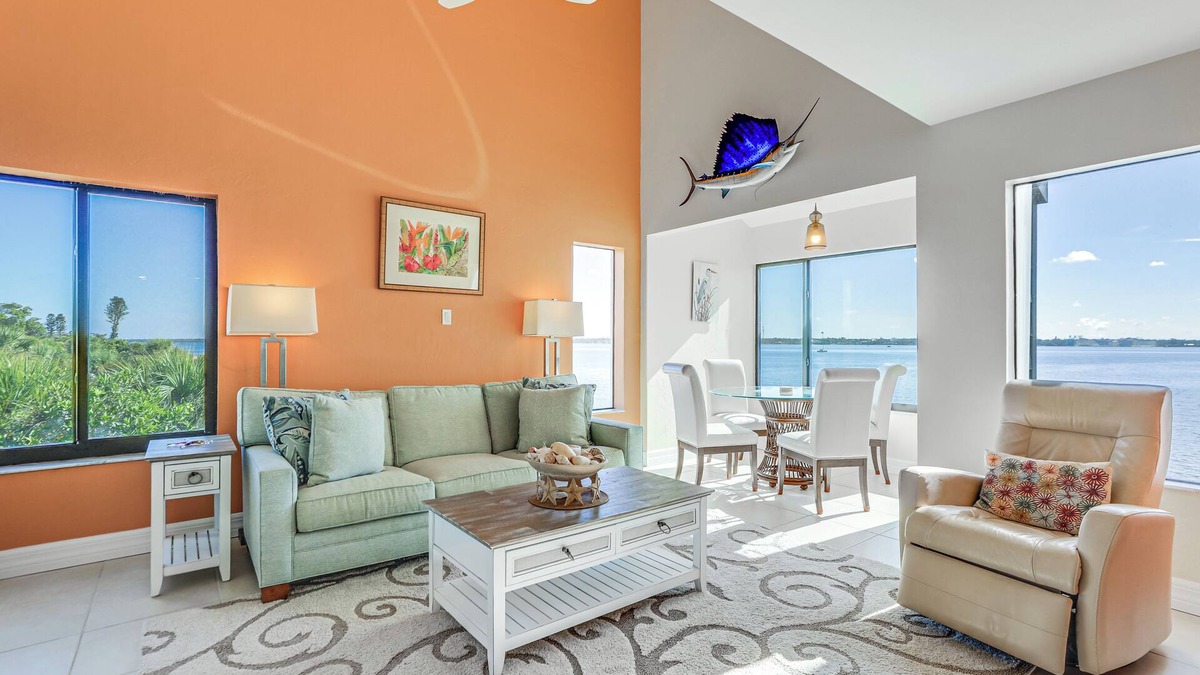 Englewood Condo | Bright Englewood Gem: Rooftop Patio, Walk to Beach