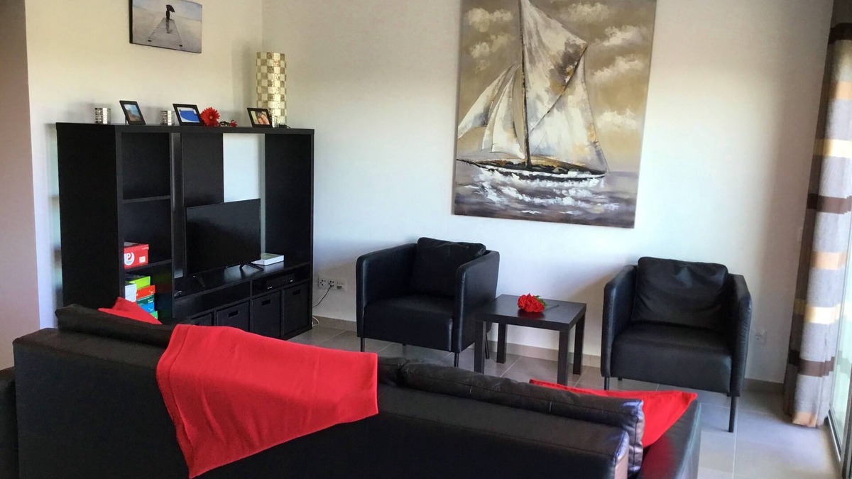 Salir do Porto Apartment | Bright family apartment overlooking Sao Martinho Bay. Heated pool. Walk to beach