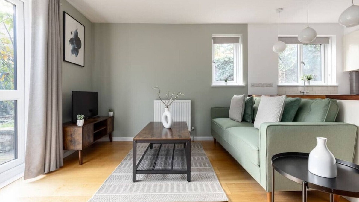 Camberwell Apartment | Bright Flat in Camberwell