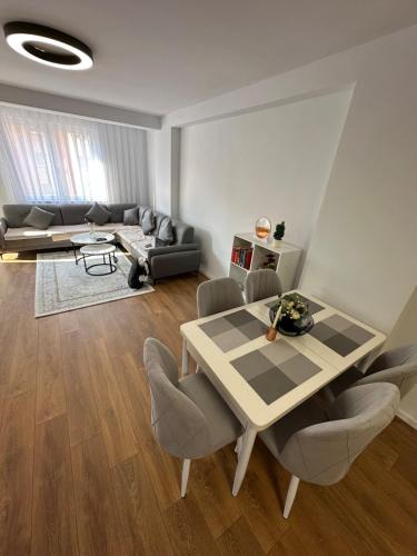 Çagllavicë Apartment | Bright flat in Fushë Kosova