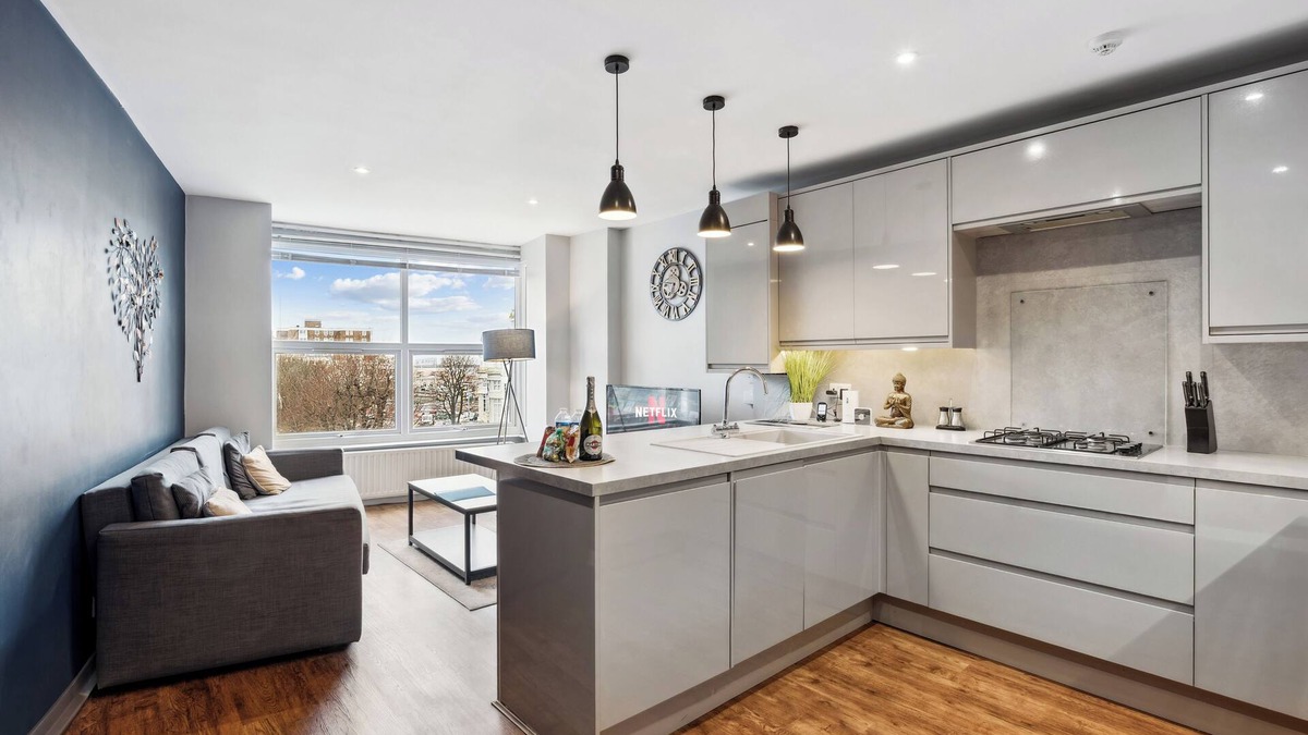 Seafront Apartment | 'Bright Gem by the Sea' - Central 2 bed premium flat near Brighton Palace Pier