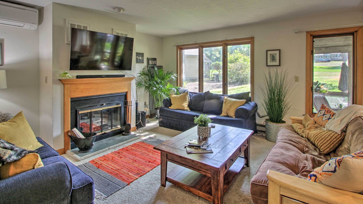 Gilford Apartment | Bright Getaway - Lake Access ~ 7 Miles to Gunstock