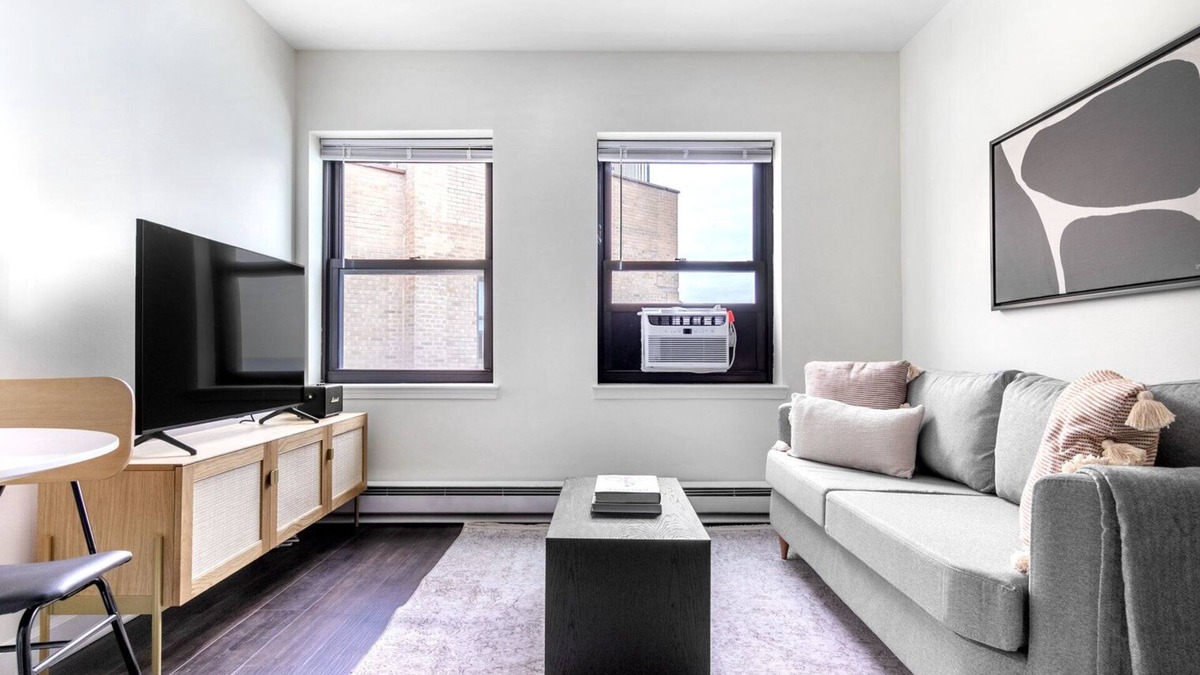 Gold Coast Apartment | Bright Gold Coast 1BR w/Doorman & Gym, 2 blocks to L, by Blueground