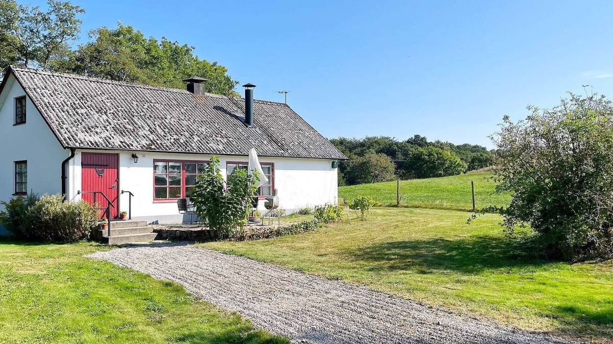Vallarum House | Bright holiday home in Vollsjö-By Traum