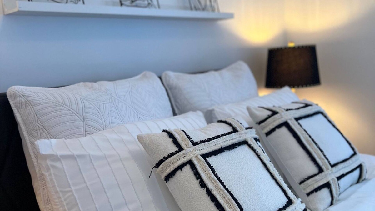 Mirabel Apartment | Bright Home | Balcony | 15 min to Premium Outlets