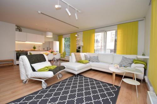 Tatari Apartment | Bright Home