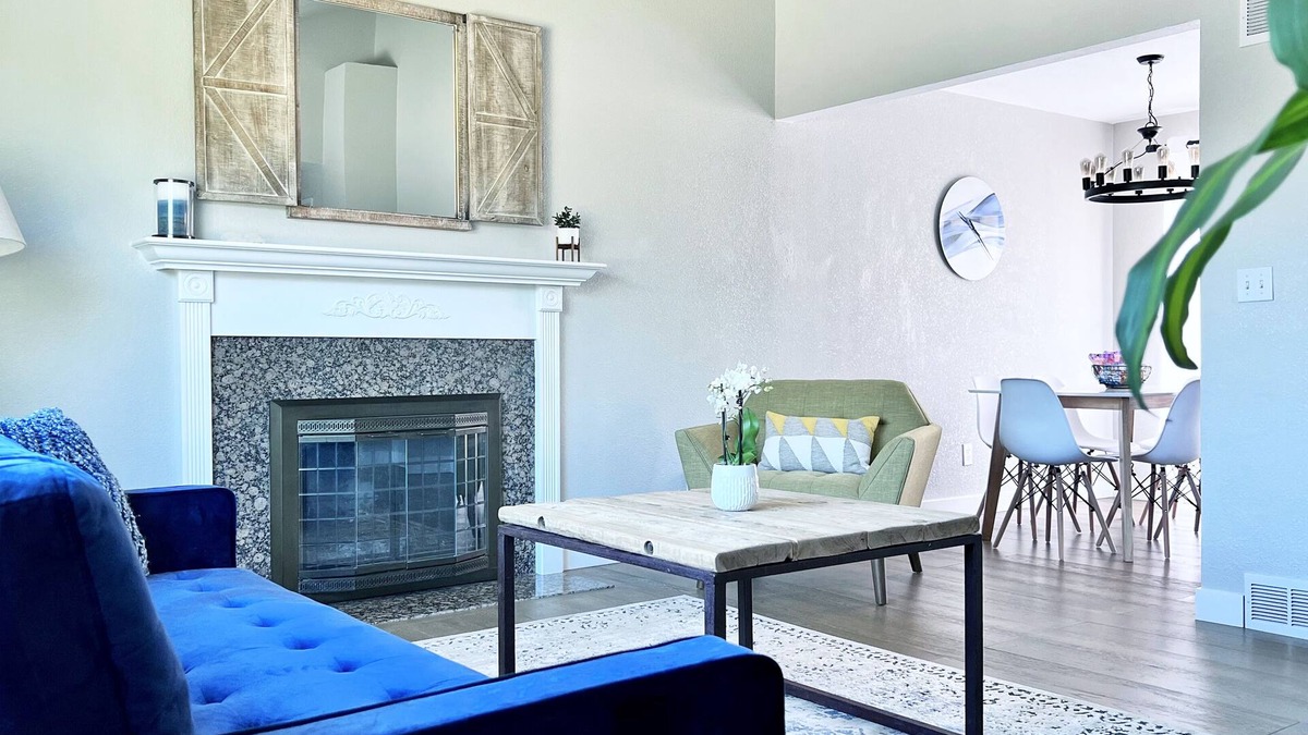 Broomfield House | Bright Home w/Huge backyard -20 min Denver/Boulder & 1 hour from ski resorts