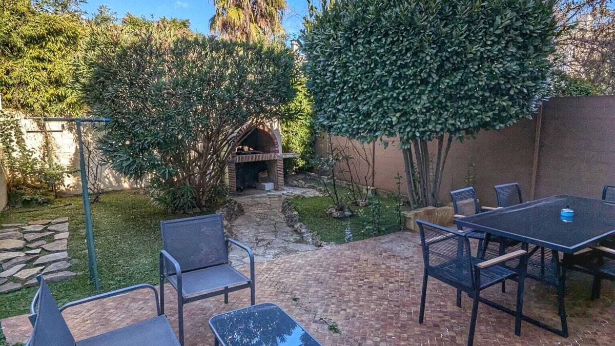 Lemasson House | Bright house with BBQ area close to town center and 15 minutes from the beach