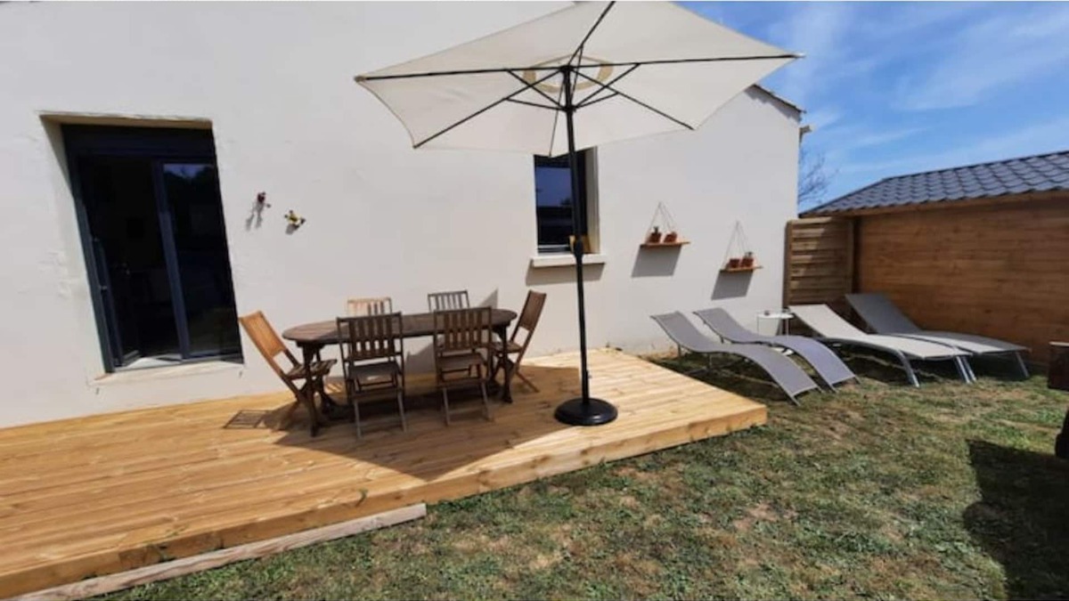 Neffies House | Bright house with garden