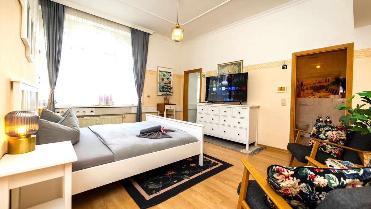 Erfurt Old Town Condo | ★ Bright Jugendstil Apartment in the ❤ of Erfurt★