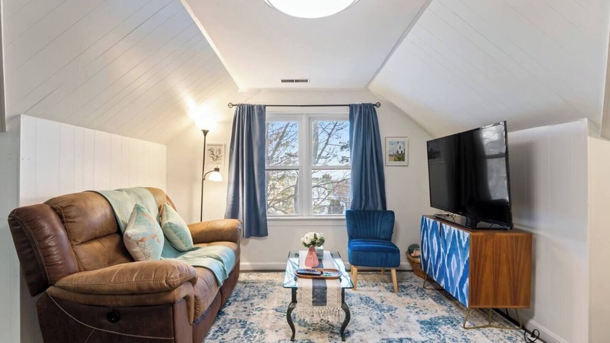 Swampscott Apartment | Bright living; Walk to everything