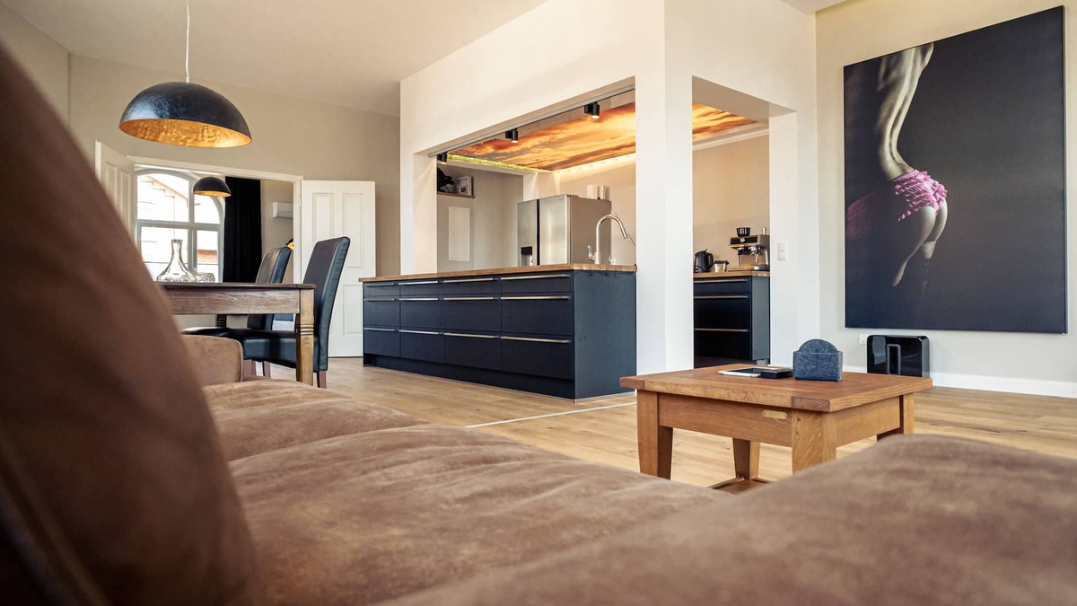 Schonberg Apartment | Bright loft apartment close to the beach in a quiet location