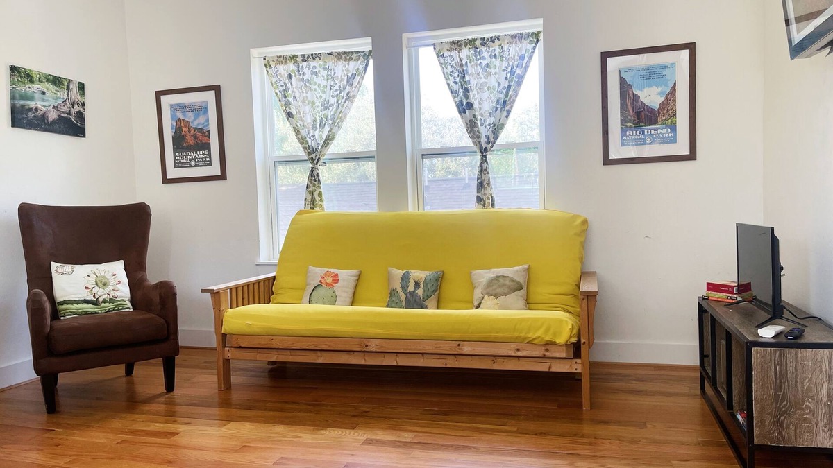 Greater Heights House | Bright Loft Apt w/pool Heights