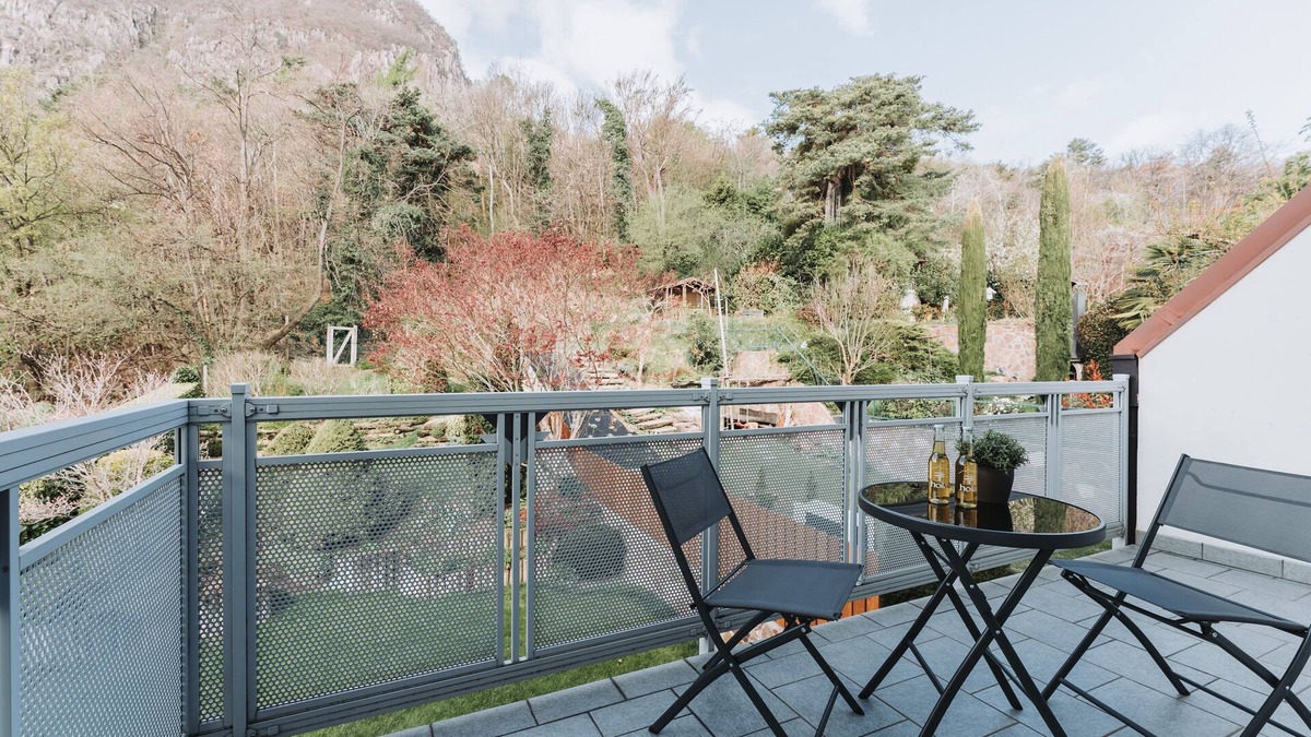 Pianizza Di Sopra Apartment | Bright loft below the famous ice holes