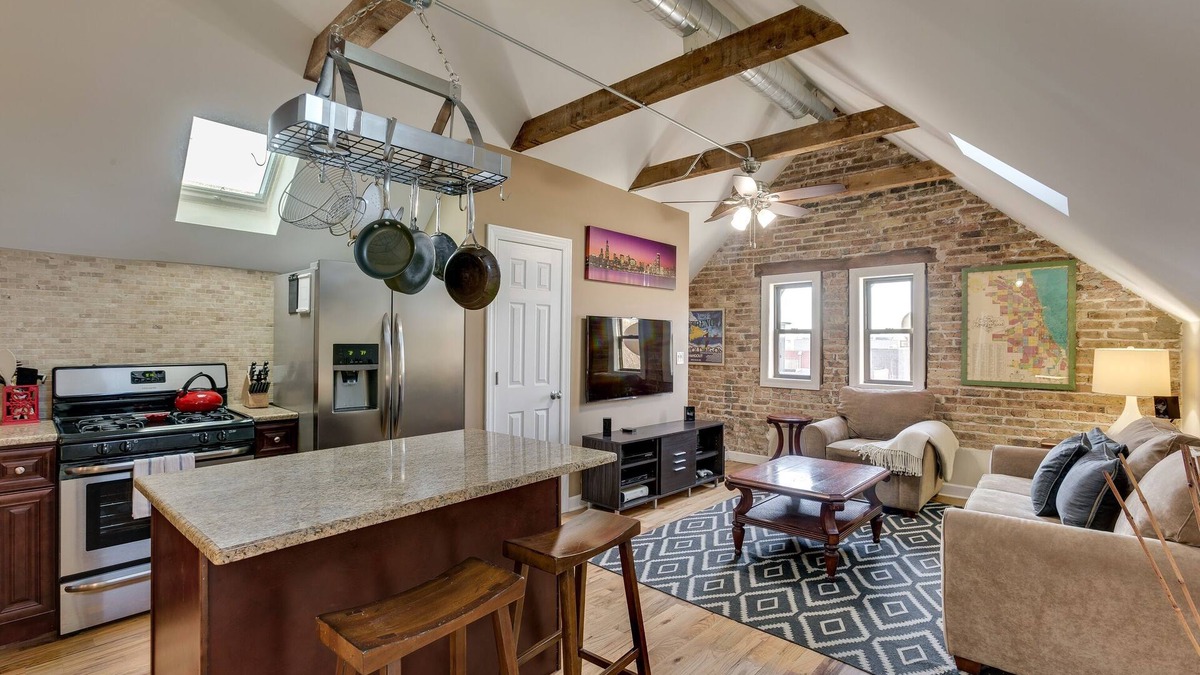 West Bucktown Apartment | Bright & Lofty Bucktown 1BR by AllSet Turnover