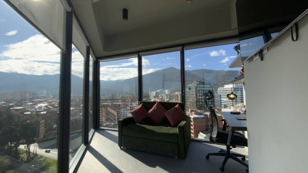 Calle 100 Condo | Bright luxurious flat with stunning view workspace
