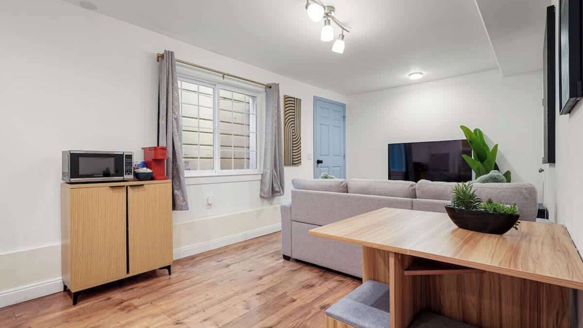Inner Parkside House | Bright & Modern 2BR/2BA | Near SFSU & Transit