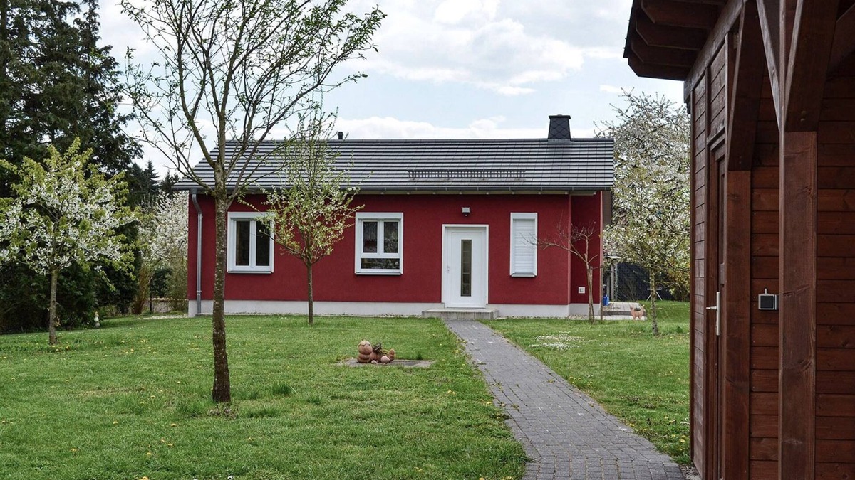 Bernau bei Berlin House | Bright, modern house with large garden and terrace