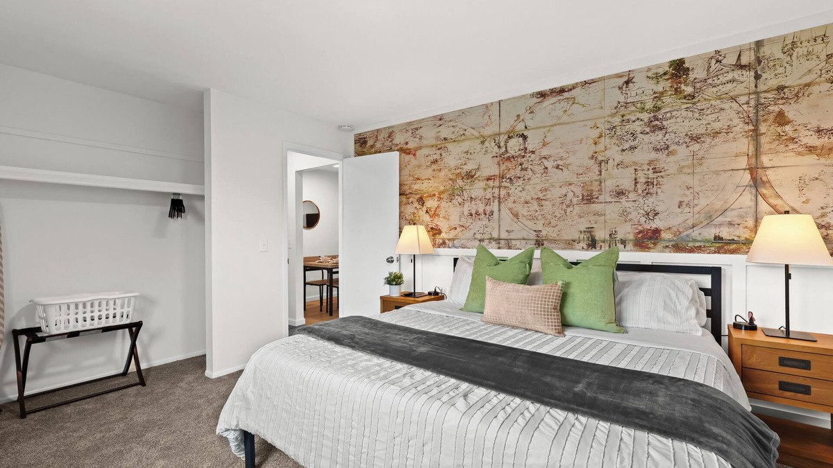 Mount Clemens Apartment | Bright & Modern Flat | King Bed | Near Downtown