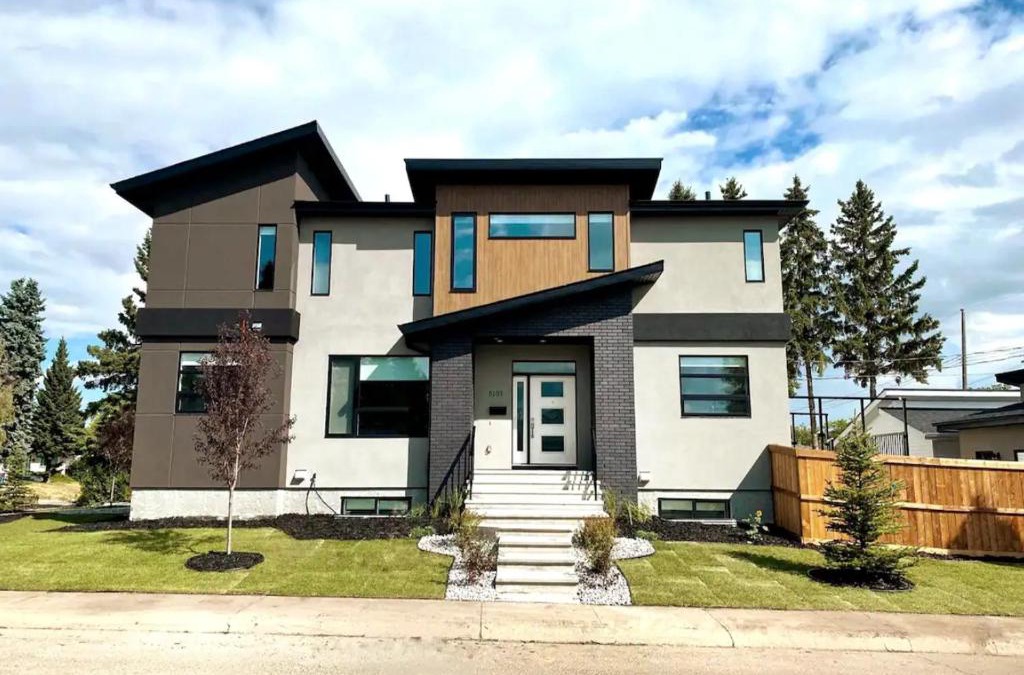 Southside House | Bright Modern Home - King Bed - Free Parking - Fireplace - Fast Wi-Fi - Free Netflix