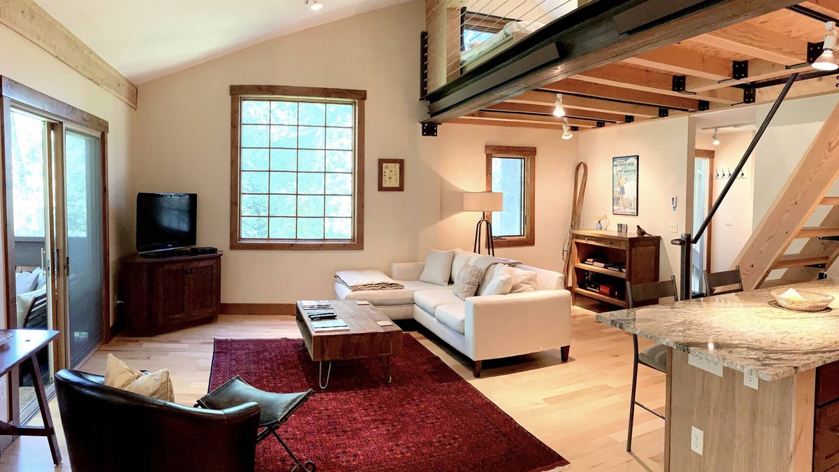 Moose Wilson Road Condo | Bright, Modern Loft. 5 Miles to Ski Resort, National Park, or Downtown Jackson