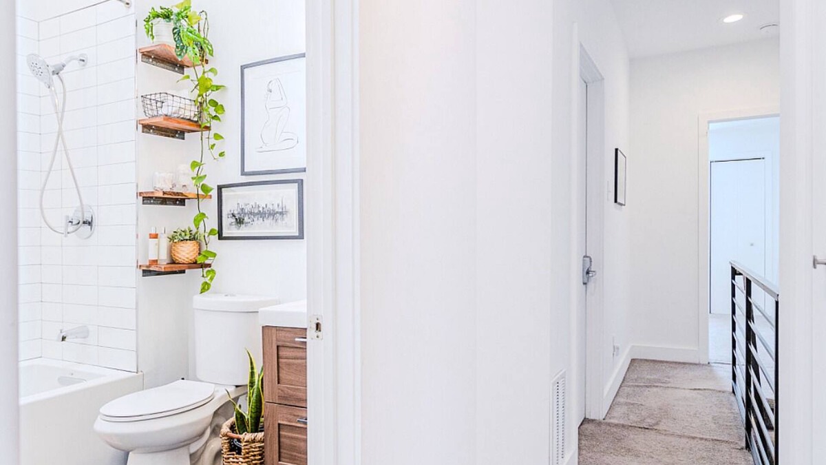 Whitman House | Bright & Modern: Minutes to Stadium/Passyunk/Airport
