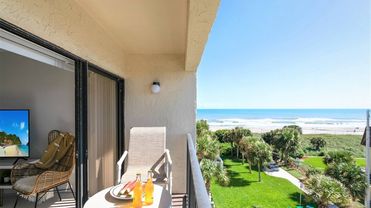 Port Canaveral Condo | Bright & Modern Penthouse w/Stunning Ocean Views, Heated Pool & BBQ Grills!