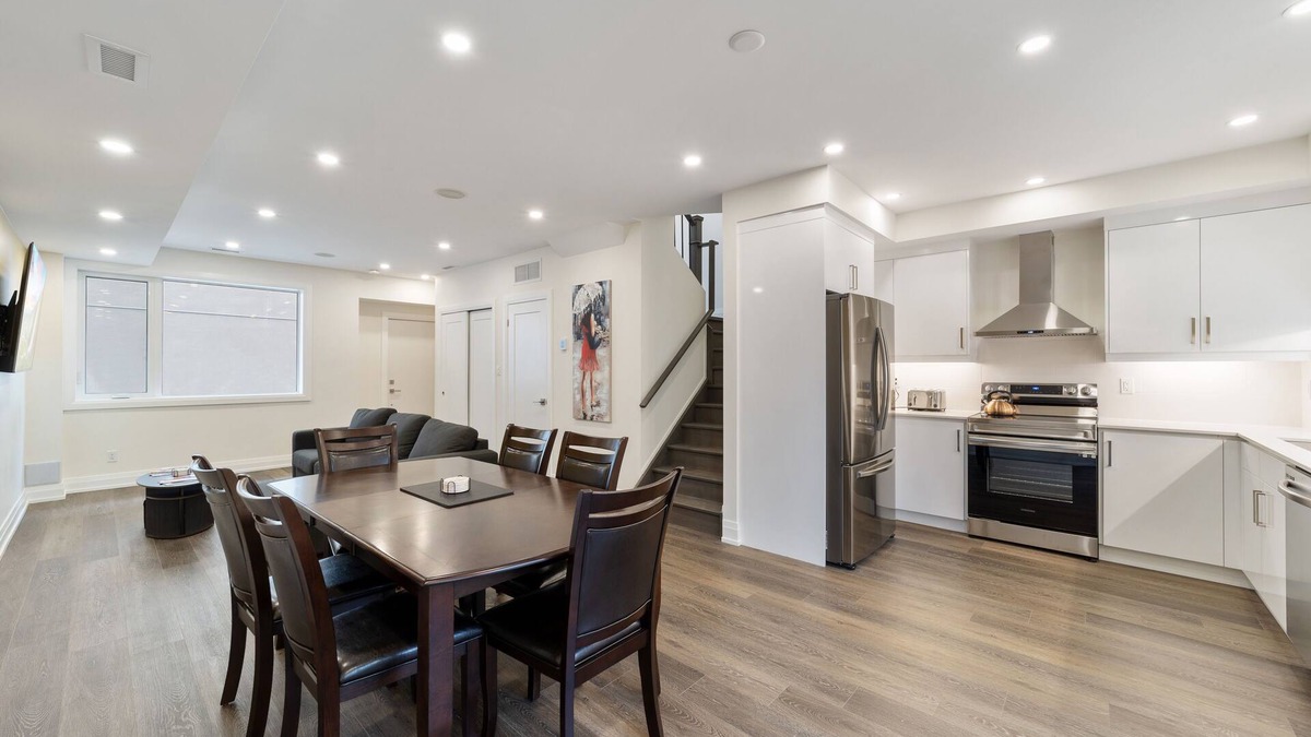 Palmerston House | Bright Modern Private Oasis Whole Laneway 3BR 3BA