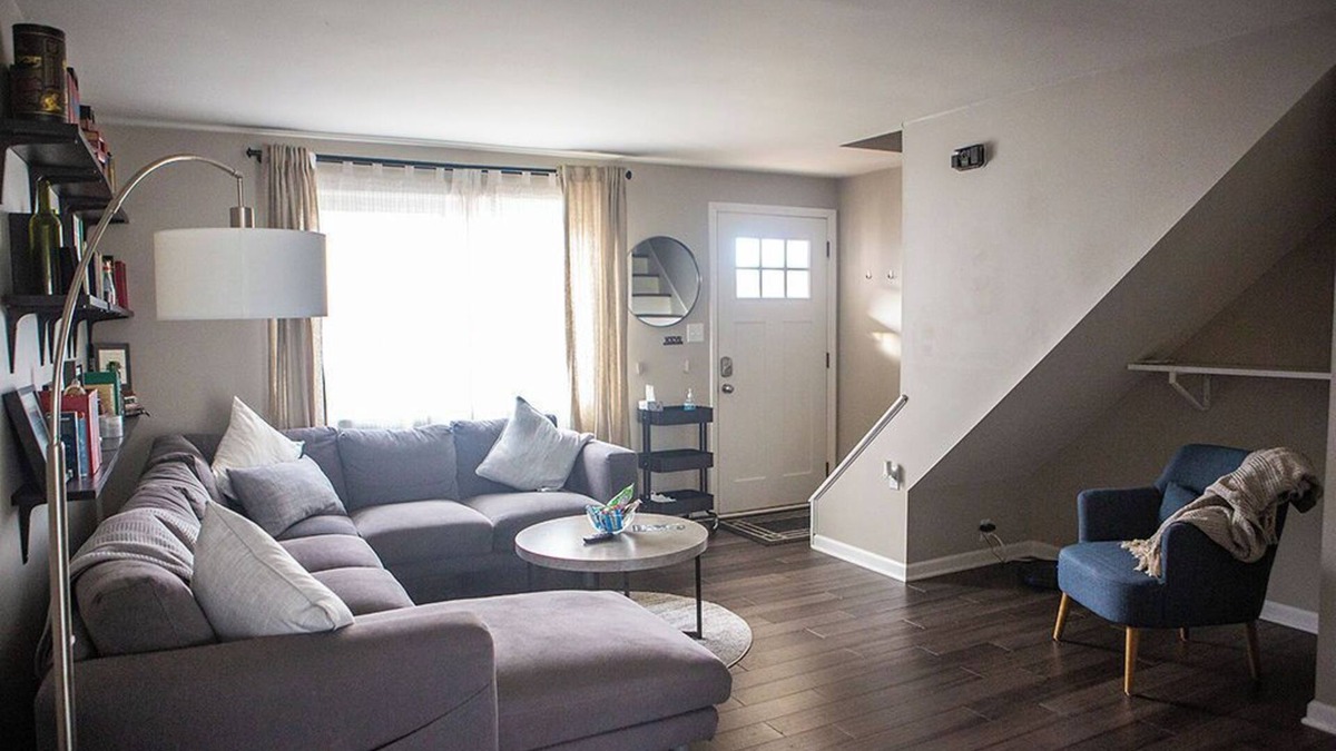 Westerville House | Bright, Modern Townhome with Natural Light