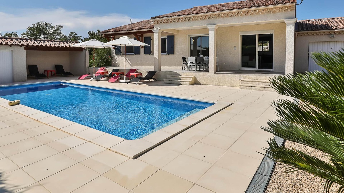 Cairanne Villa | Bright, modern villa with private pool, 1 km from Cairanne