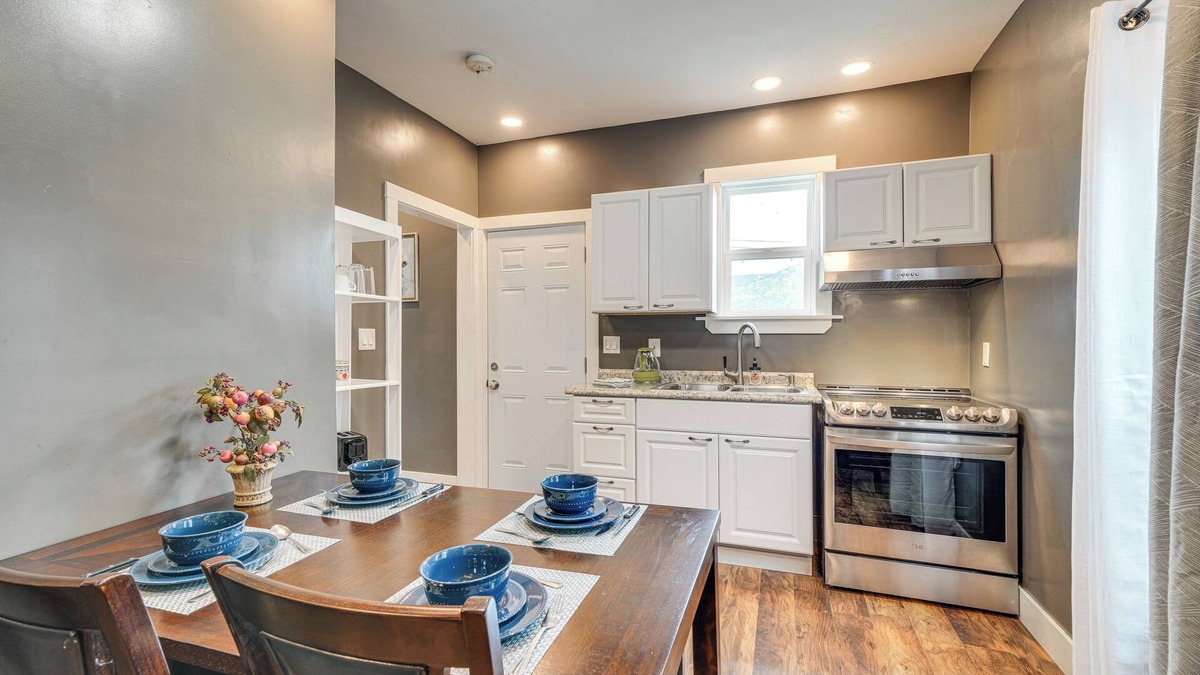 New Albany House | Bright New Albany Home: 12 Mi to Churchill Downs!
